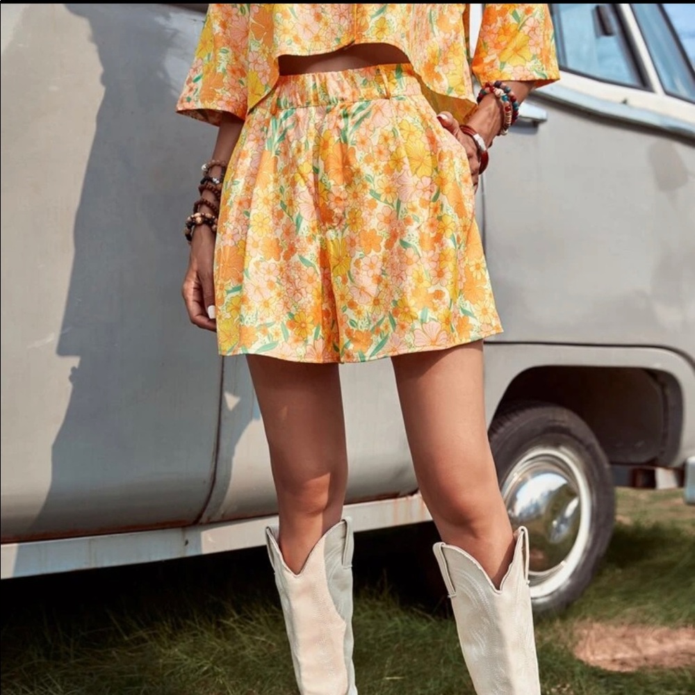 NWT Floral Shorts!